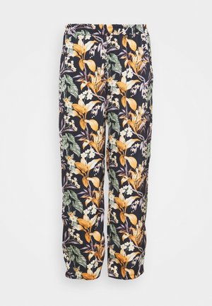 Weit geschnittene schwarze Hose mit gelbem, weißem und grünem Blumendruck und elastischem Bund, vor einfarbigem Hintergrund präsentiert.