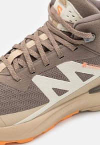 Salomon Trekingové boty - beige