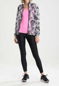 Even&Odd active Chaqueta de running - white
