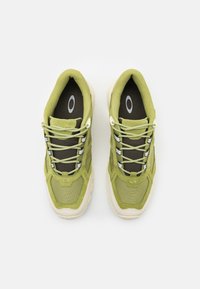Oakley SIERRA TERRAIN - Tenisice - fern