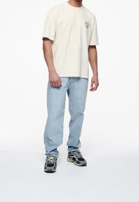 Pegador T-shirt med print - sand