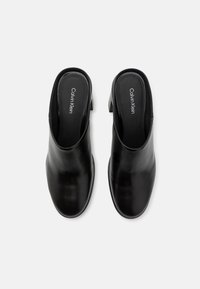 Calvin Klein GEO BLOCK MULE  - Kontsaga tagant lahtised kingad - black