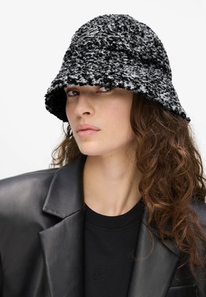 KARL LAGERFELD, - Czapka