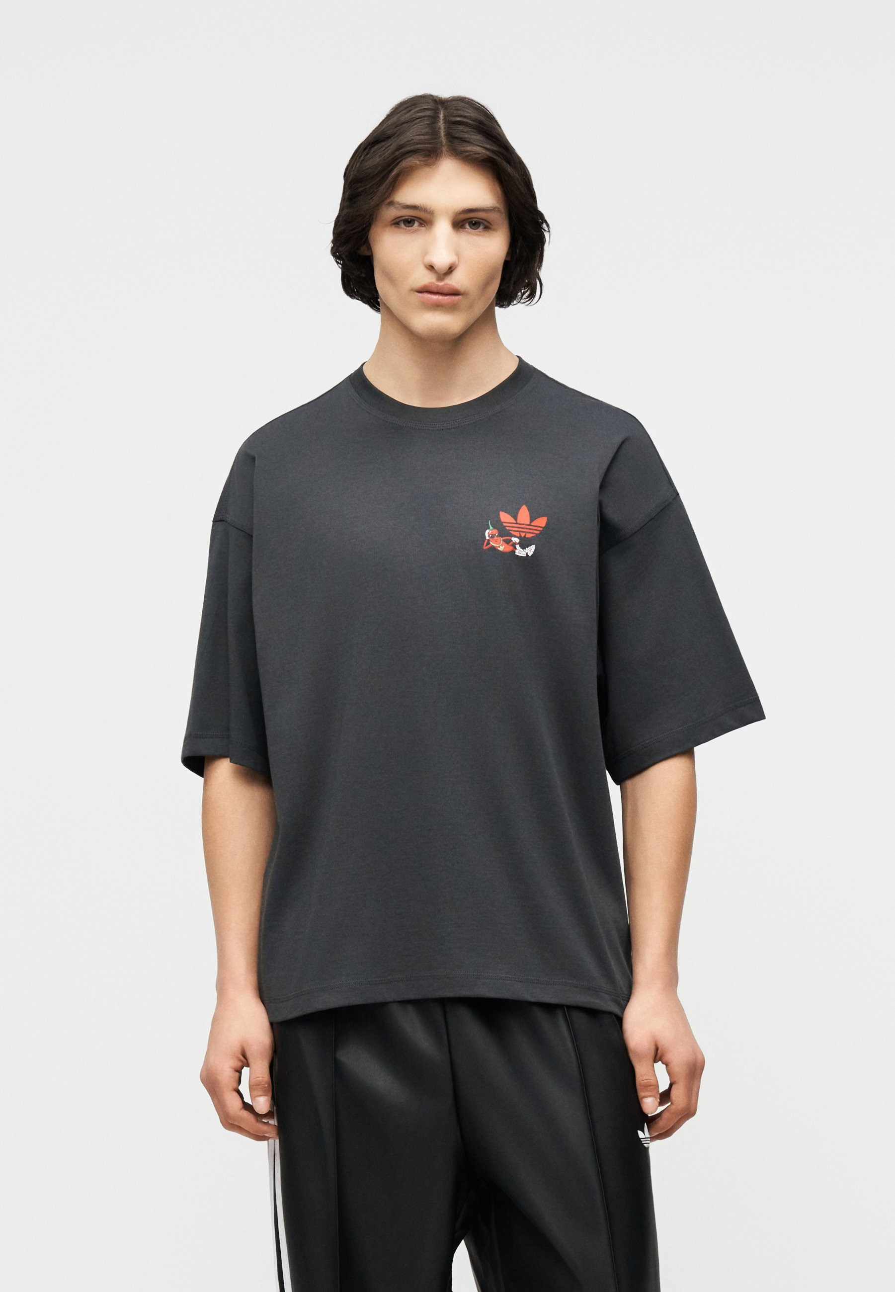 adidas Originals NEW CHILI UNISEX - Print T-shirt - carbon