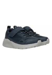 Scarpe da ginnastica blu navy con upper in tessuto testurizzato, suola bianca e design senza lacci con una fascia in velcro per una vestibilità sicura.
