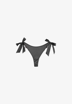 Zwarte bikini-broek met satijnen lintstrikken aan elke kant, gladde stof, minimalistische dekking en kantaccenten.
