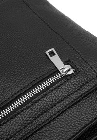 RYŁKO Cross body bag - czarny-uv6