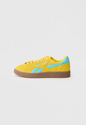 CLUB C GROUNDS UK - Sportcipő - golden haze/future cyan/gum