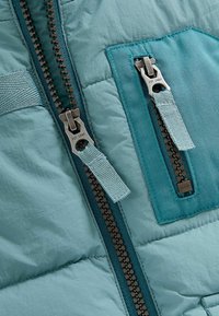 Next Vesta - mineral blue