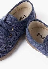 Pisamonas - Sznurowane obuwie sportowe