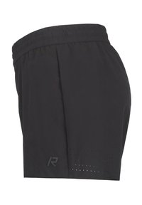 Pantalones cortos deportivos negros con cintura elástica, tela transpirable con acentos perforados y un logo reflectante en el dobladillo inferior.