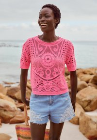 Next SHORT SLEEVE CREW NECK REGULAR FIT - Tricou cu imprimeu - fluro pink