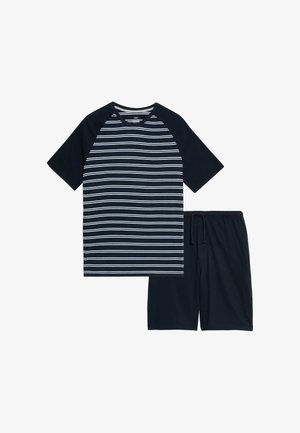 Granatowy t-shirt z krótkim rękawem z białymi poziomymi paskami, zestawiony z jednokolorowymi granatowymi szortami ze ściągaczem.