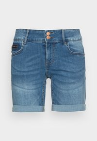 Pantalones cortos de mezclilla azul con dobladillos enrollados, doble botón de cobre, cremallera frontal, ganchos para el cinturón y bolsillo con cremallera en el lado derecho.
