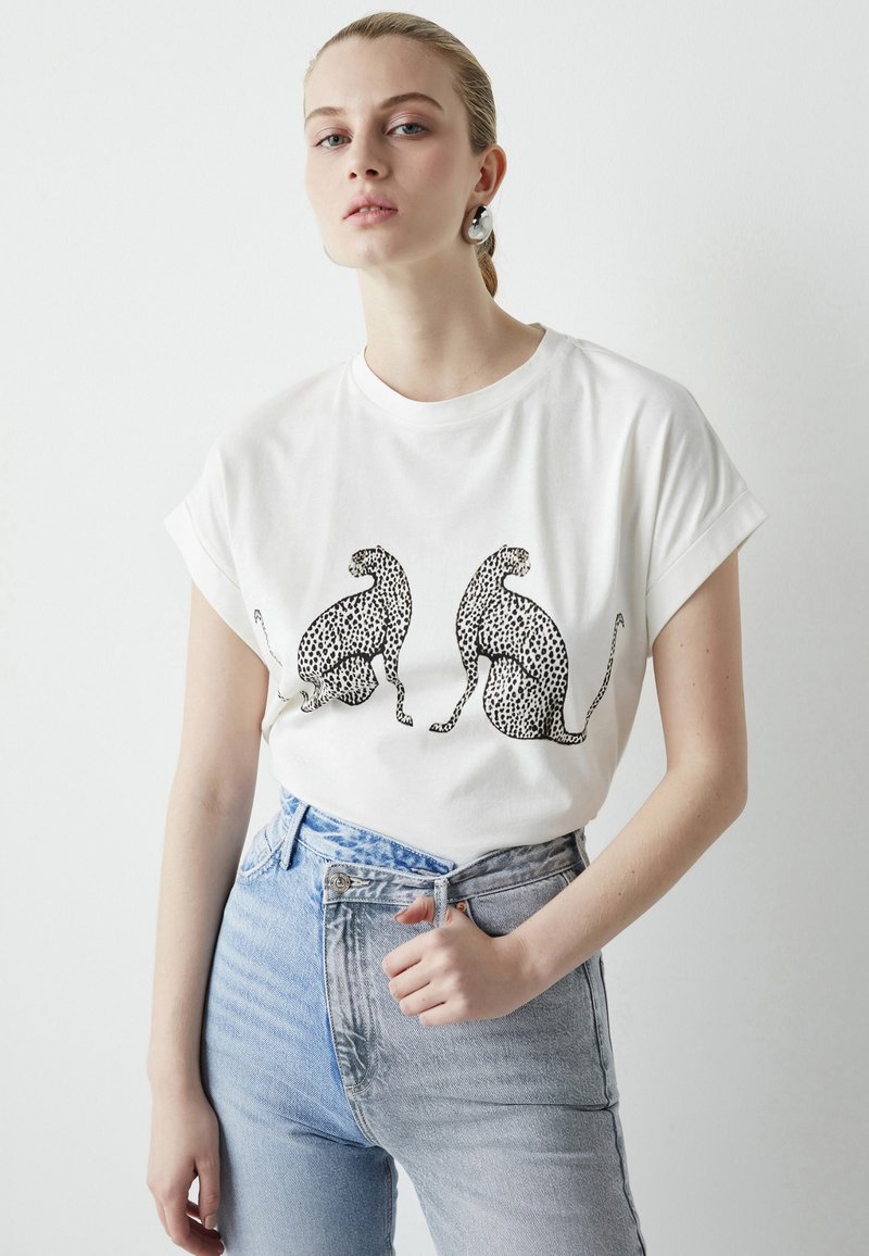 Damen T-Shirts | Ipekyol VISUAL PRINTED T-Shirt print ecru/weiß - BB99937 Damen T-Shirts | Ipekyol VISUAL PRINTED T-Shirt print ecru/weiß - BB99937