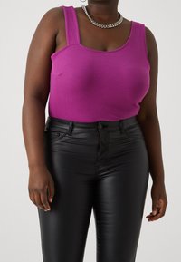 ONLY Carmakoma Tygbyxor - black