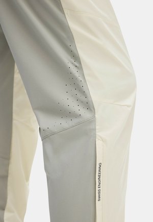 On, WEATHER PANTS - Pantalon de survêtement - hare brume