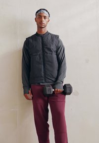 Nike Performance UNLIMITED - Weste - black