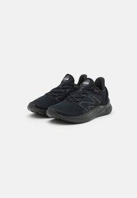 New Balance ROAV SPORT PACK - Sapatos para corrida em estrada - black