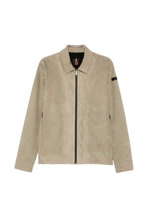 Giacca in camoscio beige con colletto, chiusura frontale con zip e tasche laterali. Presenta dettagli neri sulle maniche e una texture liscia.