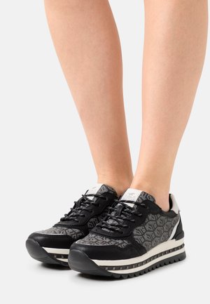 Baskets basses - schwarz