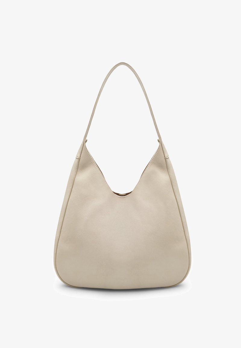 Bolso hobo de cuero beige con textura suave, apertura en forma de U y una única correa de hombro curva, con un diseño minimalista.