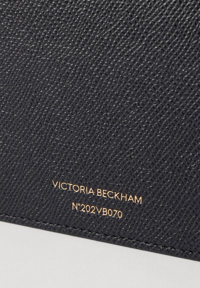 Victoria Beckham THE NANO DORIAN WITH WRISTLET - Pochette - black