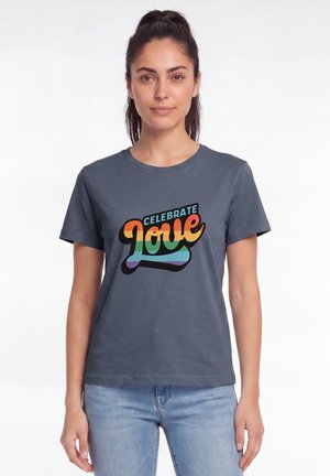 watapparel, CELEBRATE LOVE - T-shirt imprimé - blue grey