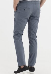 Solid SDKILLIAN REGULARFIT - Chinos tipa bikses - china blue