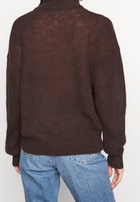 Object Tall Maglione - brown