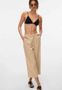 Vero Moda Hlače - oatmeal