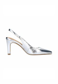 Tacco a stiletto slingback in metallo argentato con punta affusolata, tacco moderato e superficie liscia. Presenta un design elegante e una cinturini regolabile.
