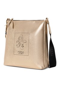 Gouden metallic schoudertas met een gestructureerde oppervlakte, met een minimalistisch ontwerp en een geprint grafisch logo aan de voorkant. Zwarte bandaccent.