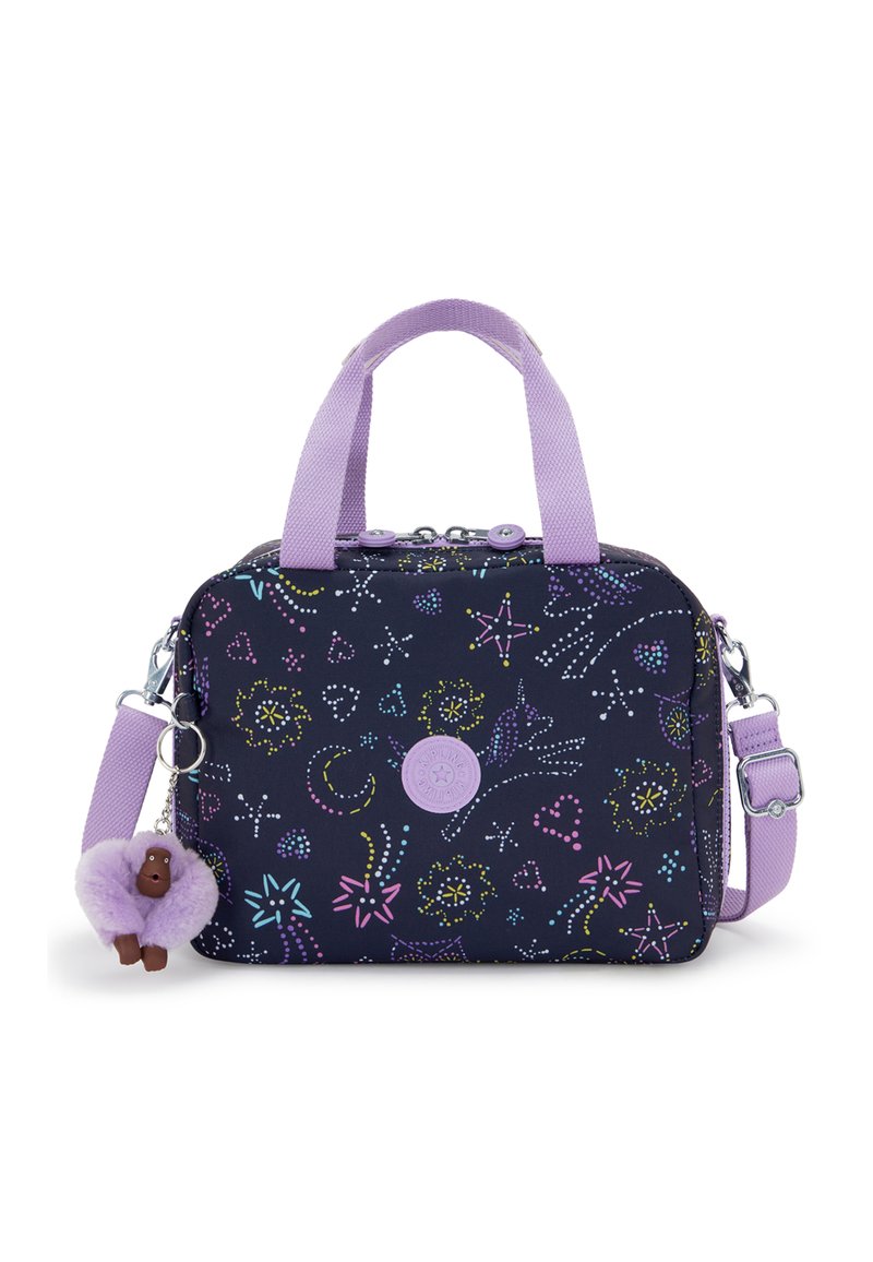 Borsa blu scuro con motivi colorati di stelle, cuori e vortici; presenta manici lavanda e una tracolla regolabile; include un charm con pom-pom viola.