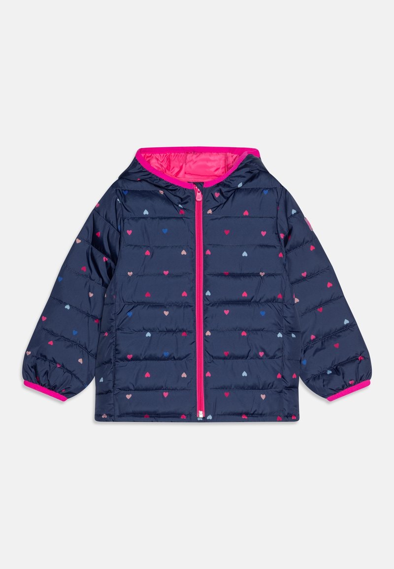 Doudoune marine avec des accents roses, dotée d'une capuche, de poignets élastiqués et d'un motif de cœurs multicolores. Fermeture éclair intégrale à l'avant.