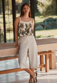 Next REGULAR FIT -RICH TEXTURED - Short - neutral