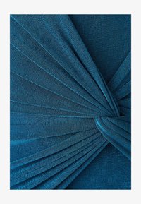 Valitud, teal