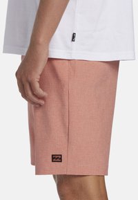 Billabong CROSSFIRE MID - SUBMERSIBLE - Šortky - crl