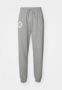 NBA BROOKLYN NETS LEAGUE ESSENTIALS JOGGER - Article de supporter d'équipe de club - grey