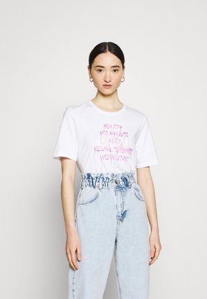 ONLCHLOE LIFE BOXY - Camiseta estampada - bright white