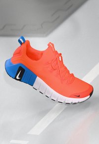 Nike Performance FREE METCON 6 - Trening copati - orange/white/blue/black