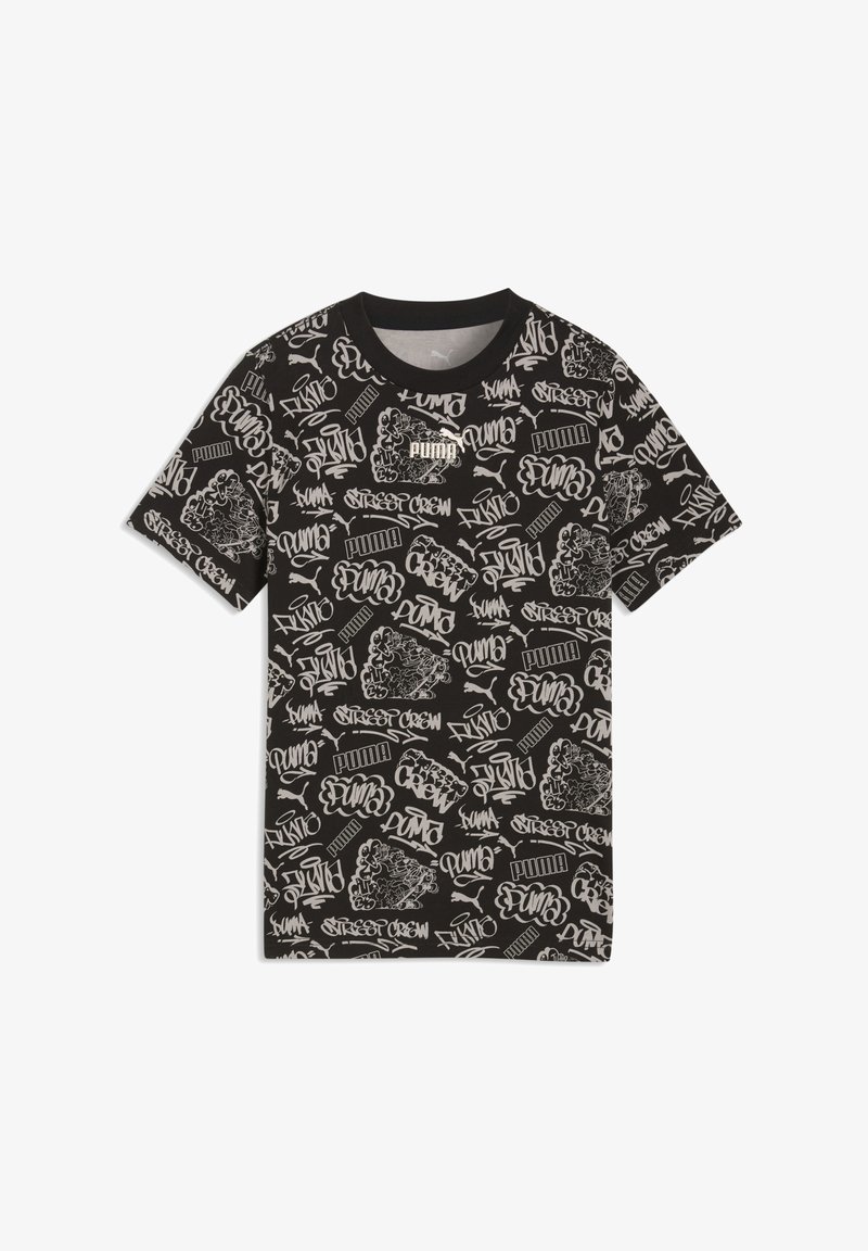 T-shirt noir à manches courtes de Puma avec des logos et textes en style graffiti blanc, incluant "Puma", "Street Crew" et des images stylisées de puma.