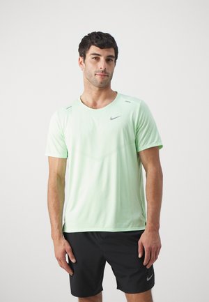 M NK DF RISE 365 SS - Sportiniai marškinėliai trumpomis rankovėmis - vapor green/silver