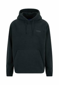 Svart fleece hettegenser med en frontlomme, snorstenger til hetta, og en subtil "STUDIO" logo på brystet.