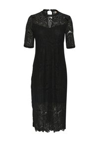 Vestido negro de encaje con mangas cortas, escote redondeado, intrincados patrones florales y un dobladillo con puntilla. La tela transparente añade textura.