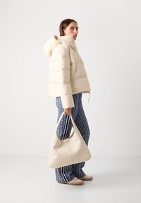 Lacoste BF3262_XFJ - Piumino - lapland