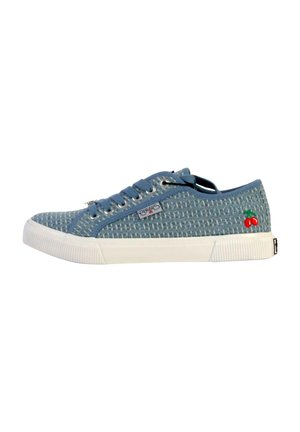 Zapatillas de tela azules con suela de goma blanca, que presentan patrones circulares y un pequeño detalle de cereza bordado en el lateral.