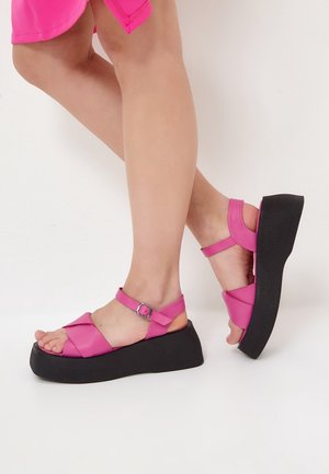 Cesare Gaspari, Sandales à plateforme - pink