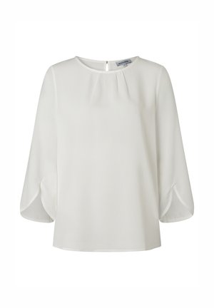 Weiße Damenbluse mit rundem Halsausschnitt, plisseeartiger Vorderteil-Detailierung, 3/4-Ärmeln mit Schlitzbündchen und Rückenknopfverschluss.