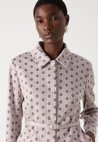 Marc Cain Lichte jas - light desert taupe